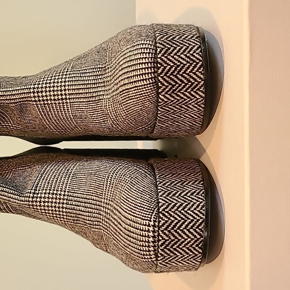 New without tags Clergerie Paris Belent Platform Boot sz 8 Gray Houndstooth - Picture 7 of 10